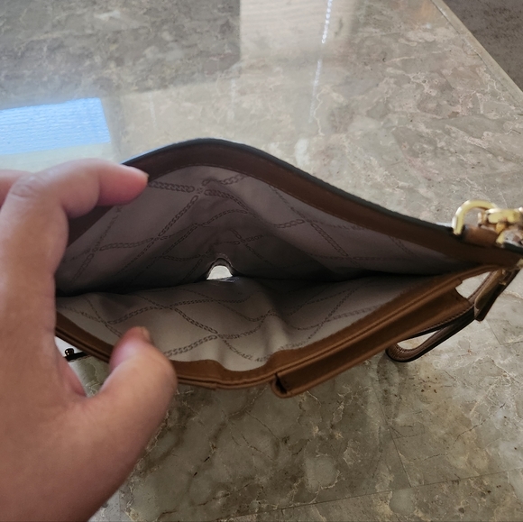 MICHAEL MICHAEL KORSAdele Logo Smartphone Wallet- vanilla/brown color - Picture 9 of 14